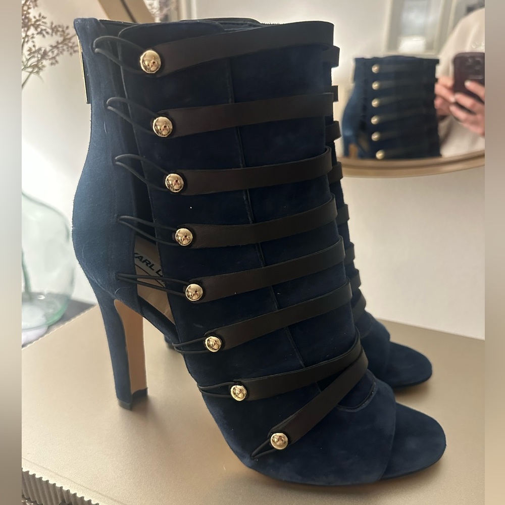 Karl Lagerfeld size 9 suede boots